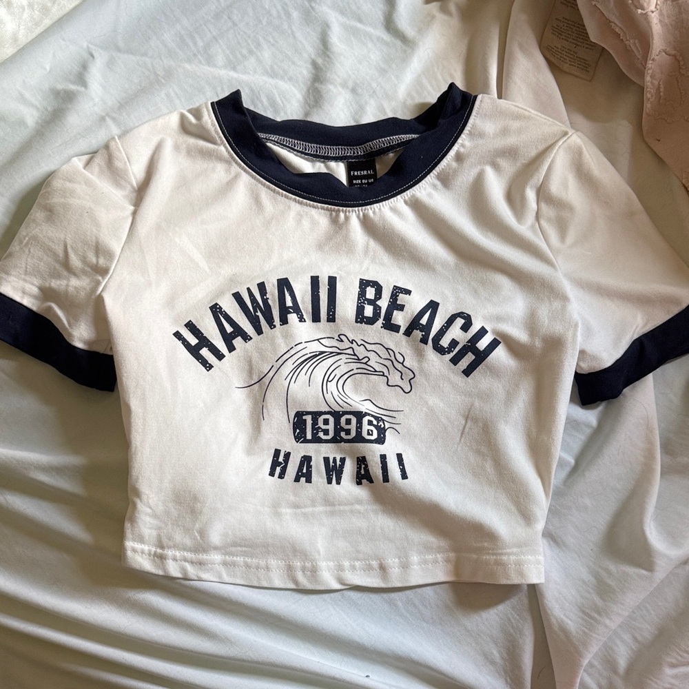 SHEIN White and Black Hawaii Beach Crop Top